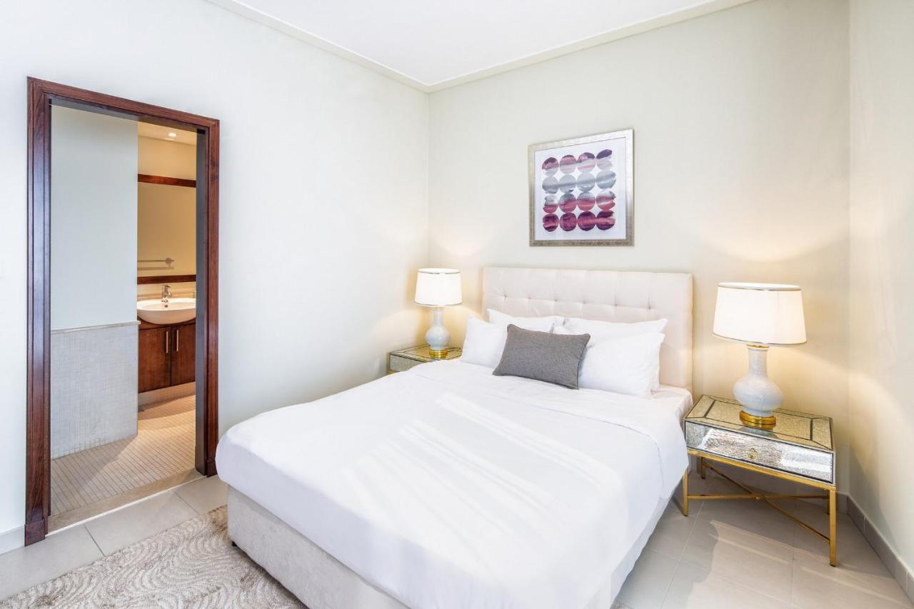 Nasma Luxury Stays - Fantastic Burj Khalifa View From This Fancy Condo Dubai Exteriör bild