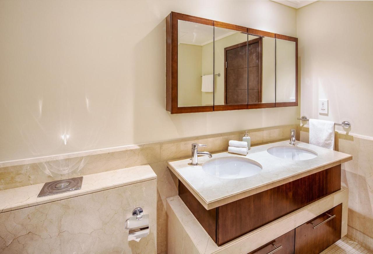 Nasma Luxury Stays - Fantastic Burj Khalifa View From This Fancy Condo Dubai Exteriör bild