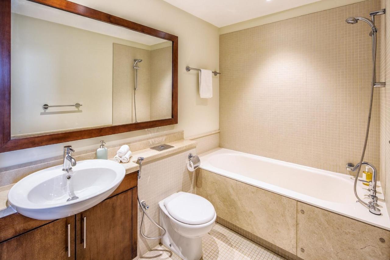 Nasma Luxury Stays - Fantastic Burj Khalifa View From This Fancy Condo Dubai Exteriör bild